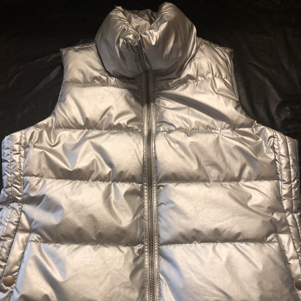 NWOT Old Navy Puffer Vest / Size: M